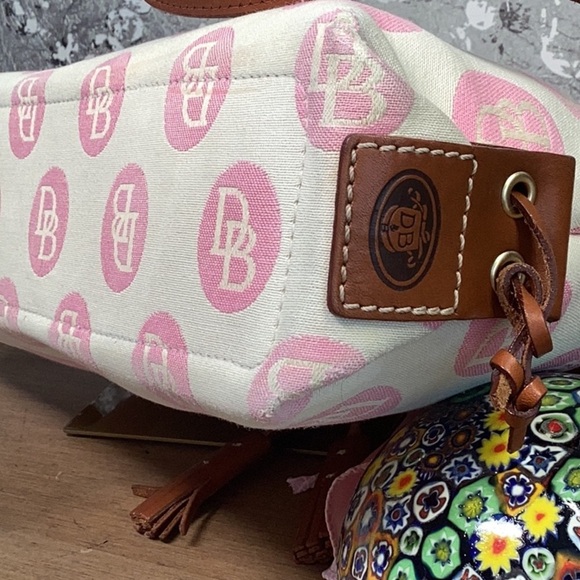 Dooney & Bourke Y2K Pink and Cream Canvas with Brown Leather Trim - Picture 15 of 16